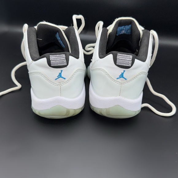 jordan 11 retro low columbia